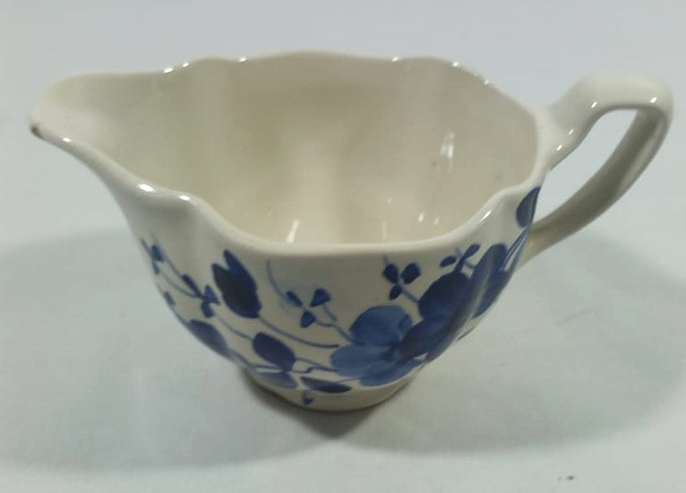 Sacavém Blue Floral Gravy Boat – Hand-Painted, 19th Century