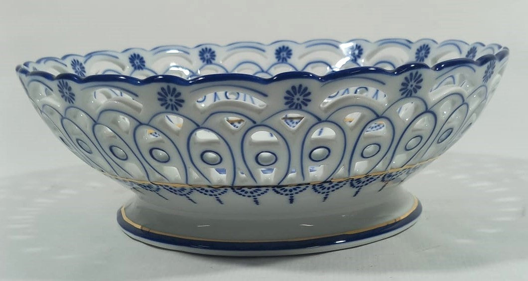 Gaia Hand-Painted Blue and White Fruit Bowl – 1940s–1950s